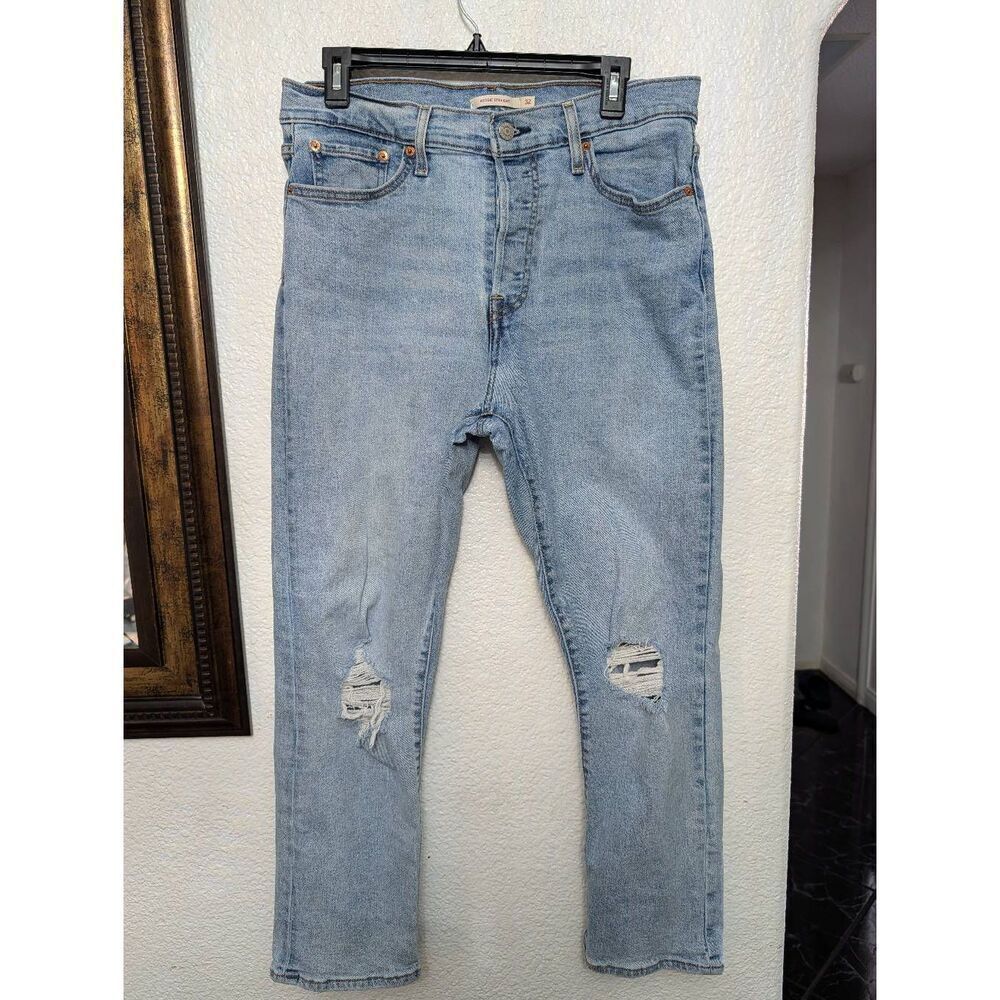 Levi's Wedgie straight distressed size 32